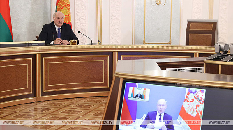 Лукашенко: Беларусь и Россия не просто выдержат атаки Запада, но и используют их для усиления сотрудничества
