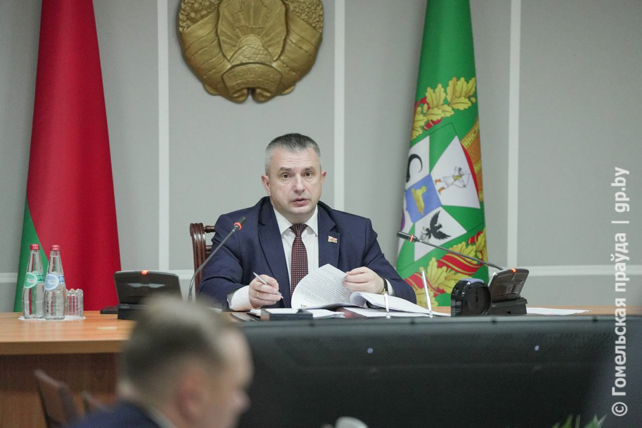 Кадровый день в облисполкоме: продлены контракты с руководителями медучреждений региона