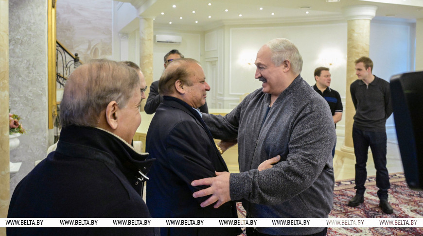 Лукашенко и Шахбаз Шариф провели неформальную встречу