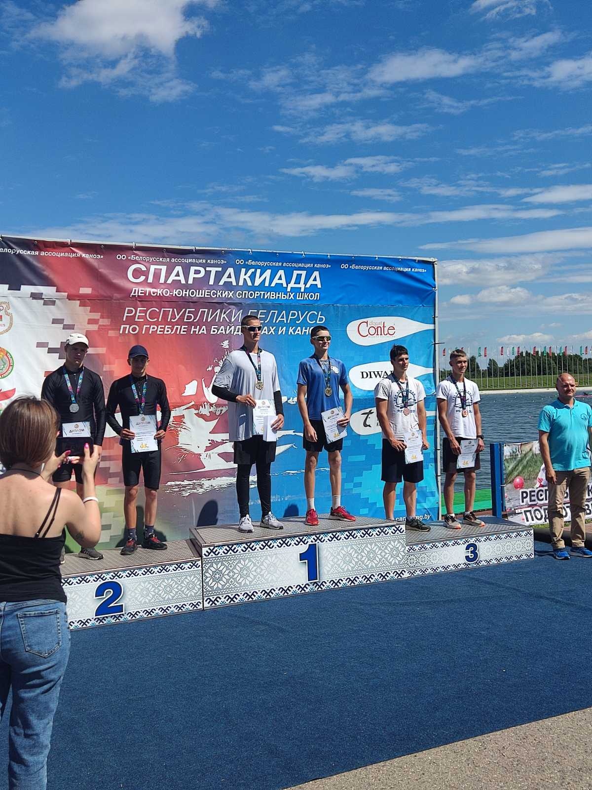 Новые медали рогачевских гребцов