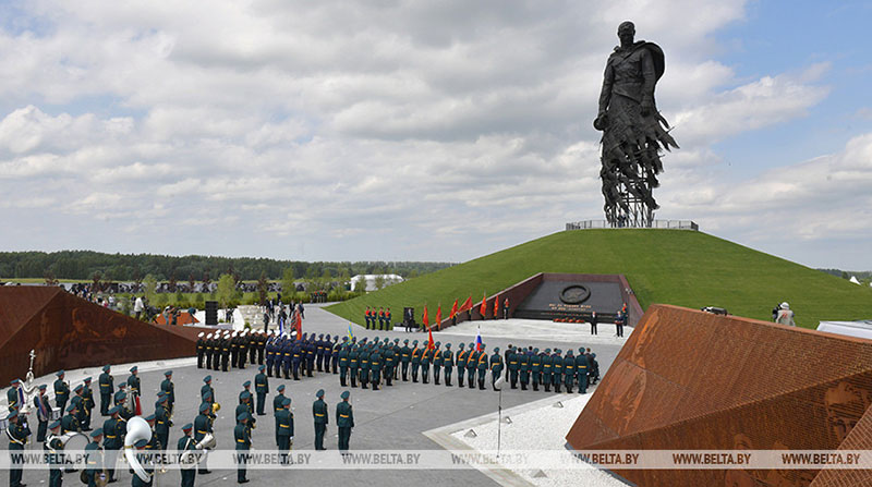 "Он всегда будет символом нерушимой дружбы" - Лукашенко принял участие в открытии мемориала подо Ржевом