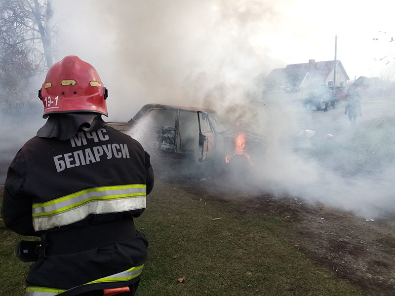 В Заболотье Рогачевского района сгорел автомобиль