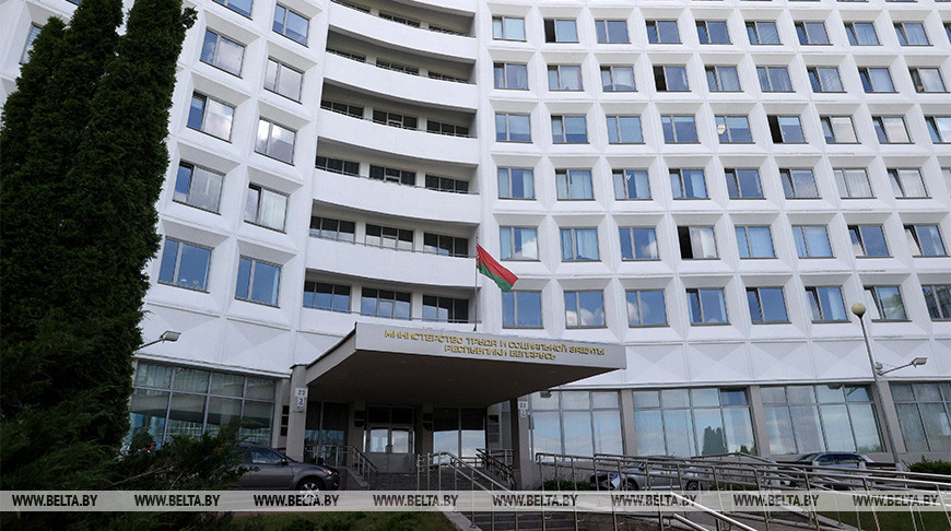Увеличение норматива и занятость отца. Минтруда рассказало об изменениях в оказании услуги няни