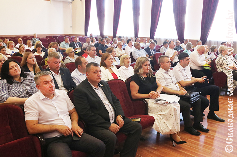 Сессия Рогачевского районного Совета депутатов: от медицины до экономики