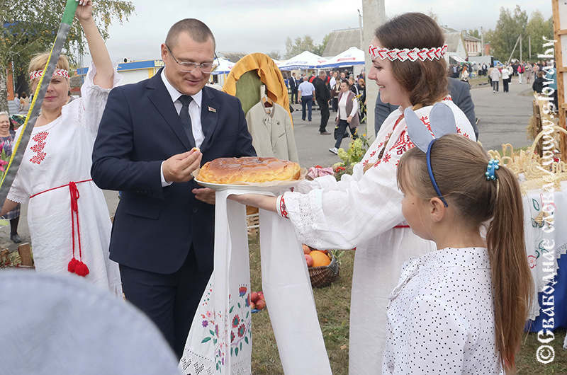 «Дожинки» в Заречье: праздник земли и людей