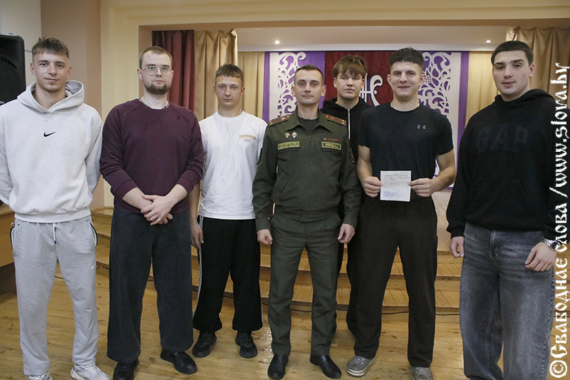 Рогачевских новобранцев вдохновили на службу в армии