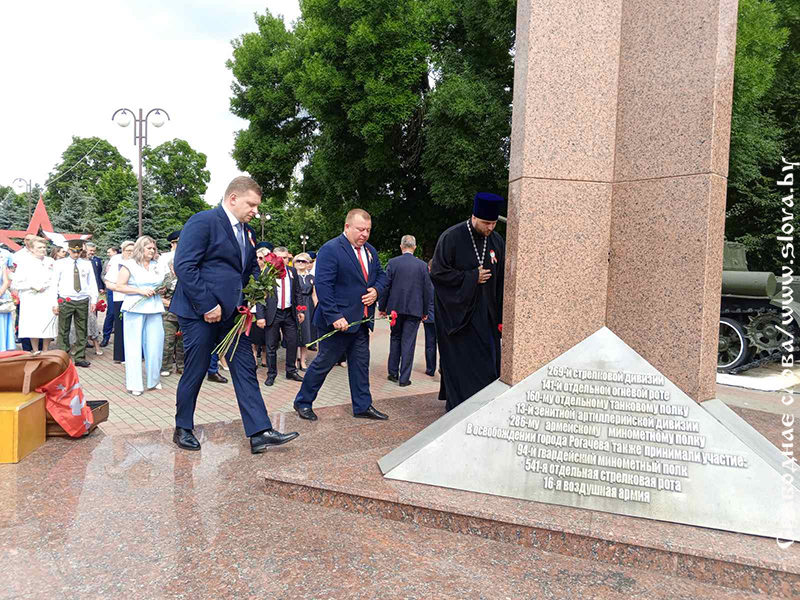 Рогачевцы празднуют День Независимости Республики Беларусь, 82-ю годовщину освобождения нашей страны от немецко-фашистских захватчиков, День города Рогачева (фоторепортаж)