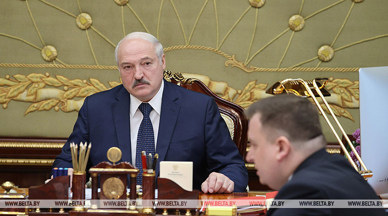 Лукашенко: мы должны стрелковое оружие производить у себя