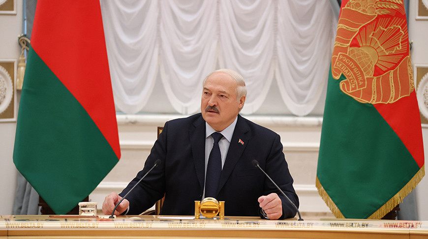 Лукашенко: Запад готовит силовой сценарий смены власти в Беларуси