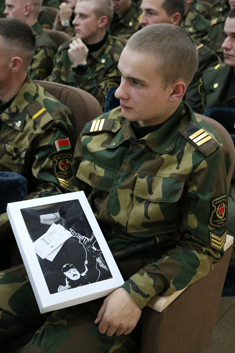 Служат Родине рогачевцы. С честью выполнил свой воинский долг
