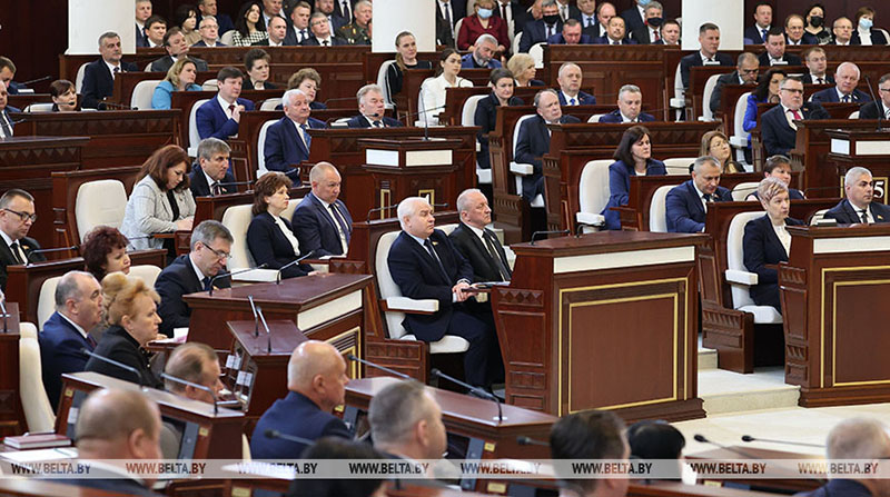 Лукашенко: Беларусь - это сильная и независимая страна гордых людей