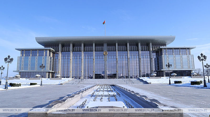 Лукашенко и Макрон провели телефонные переговоры