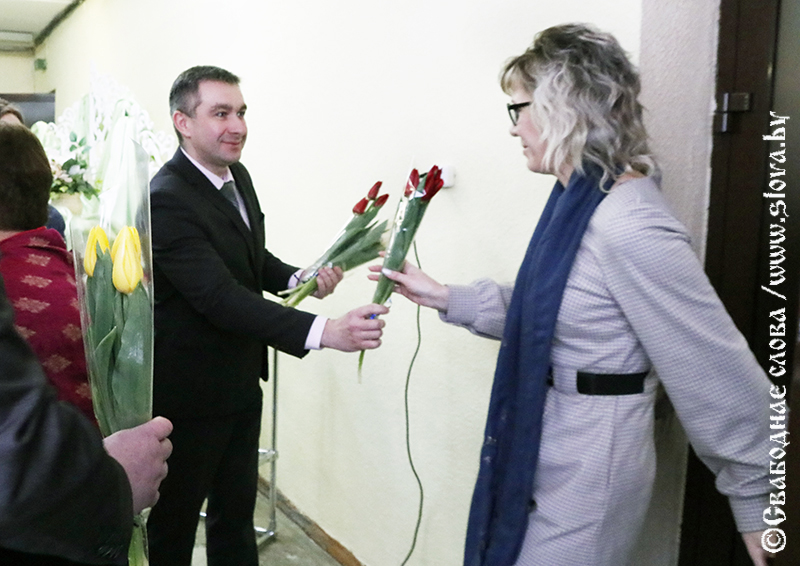 Женщин Рогачевского района поздравили с 8 Марта!