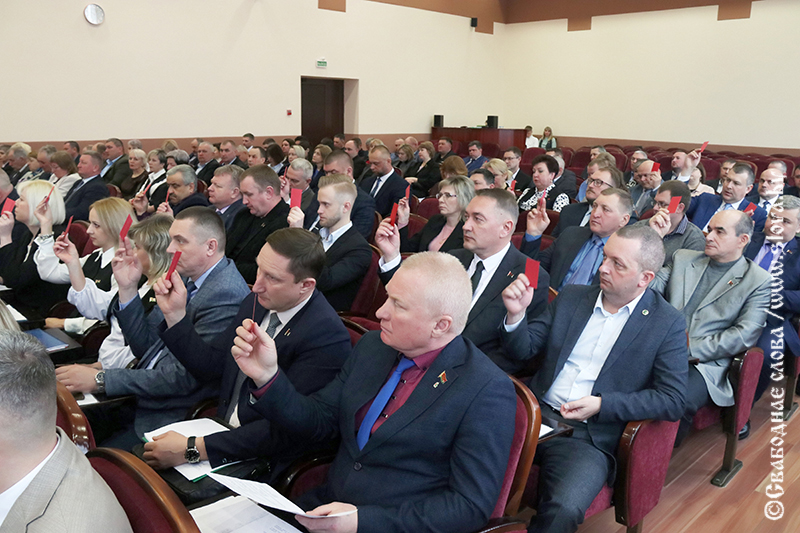 В Рогачеве прошла сессия районного Совета депутатов