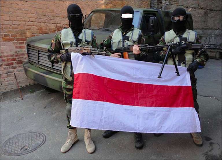 Кто к нам с мечом придет,  от меча и погибнет!