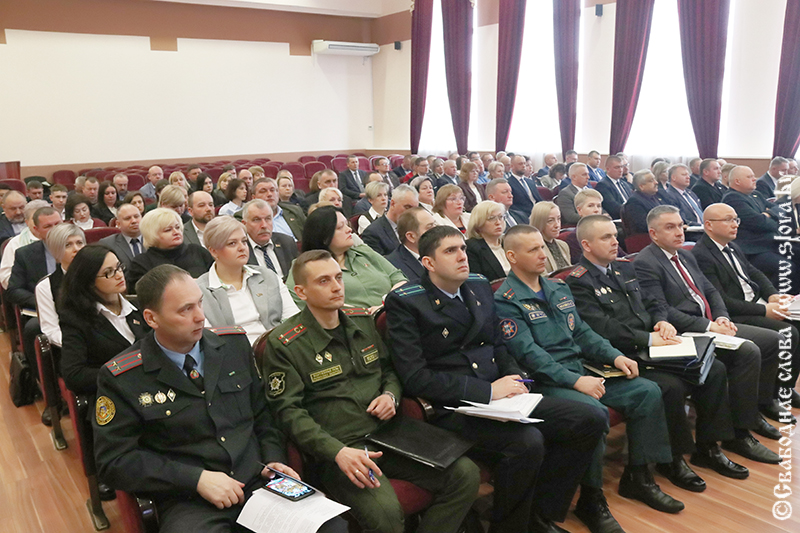 В Рогачеве прошла сессия районного Совета депутатов