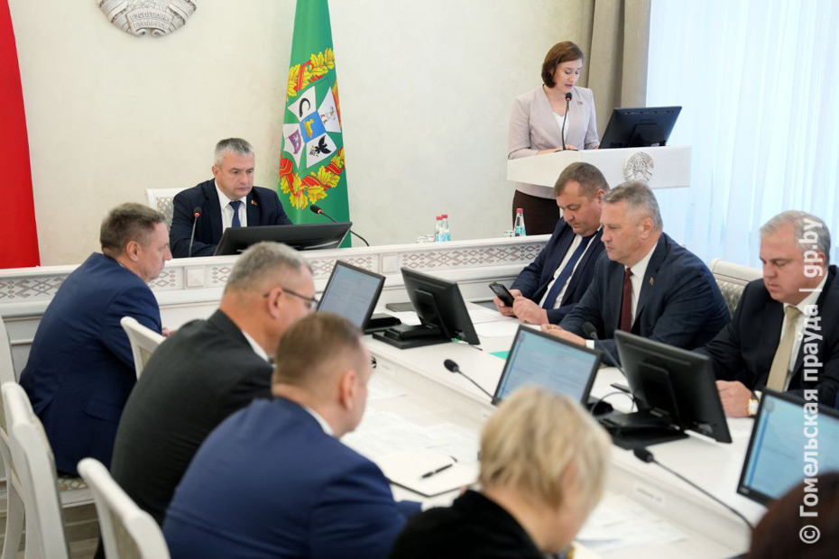 Уплотняем графики, не ждем зимы. На аппаратном совещании облисполкома рассмотрели вопросы мелиорации, мостового и дорожного хозяйства