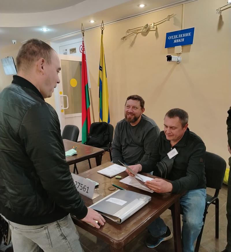 Рогачевские мужчины оттачивают военные навыки