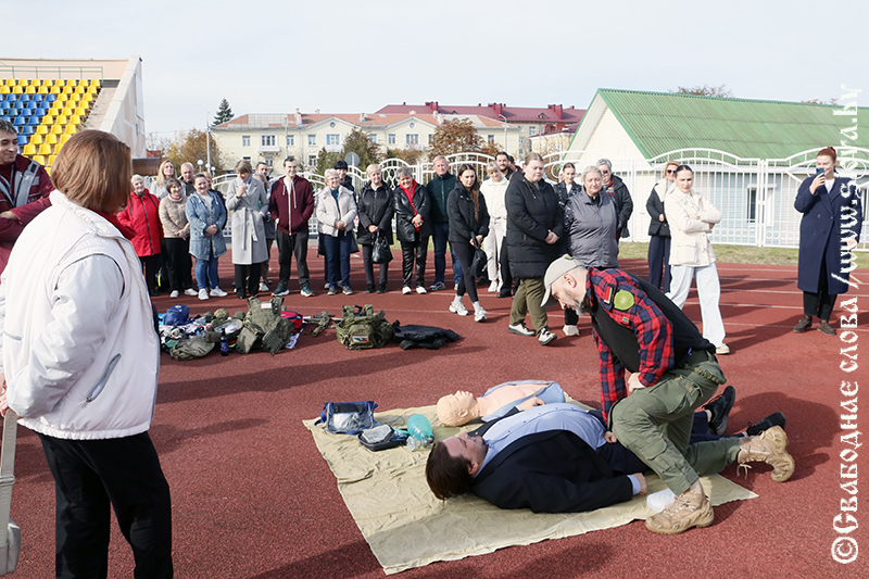 Рогачевцев научили, как спасти жизнь в экстремальных условиях