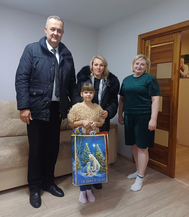 Добро шагает по району