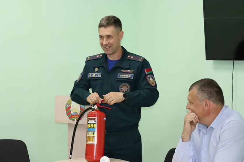Оперативная обстановка и меры пожарной безопасности: диалог МЧС и Рогачевского ТЦСОН