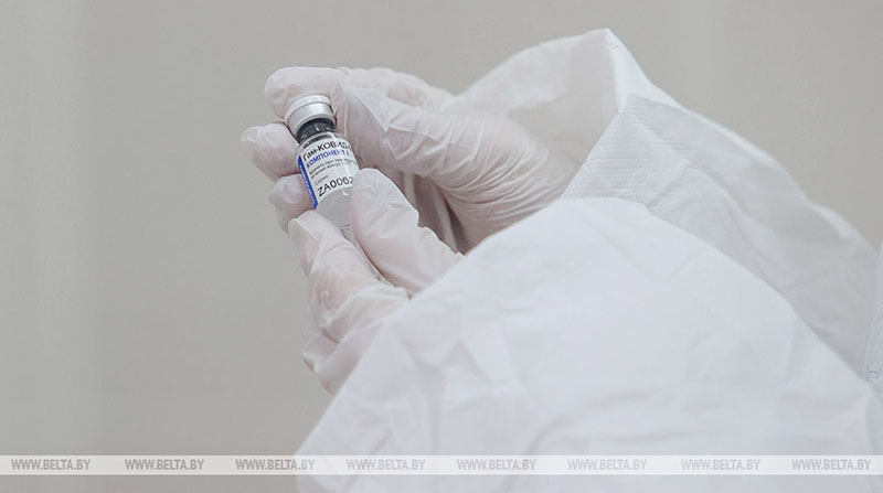 Среди привившихся "Спутником V" не зафиксировано ни одного летального исхода - Гинцбург