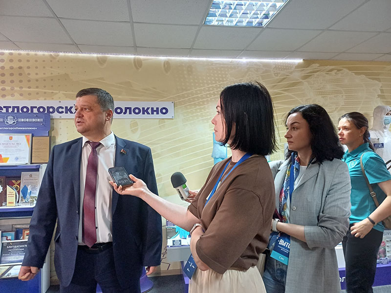 Фестиваль «Вытокі»: маршрут продолжился на производственную площадку ОАО «СветлогорскХимволокно»