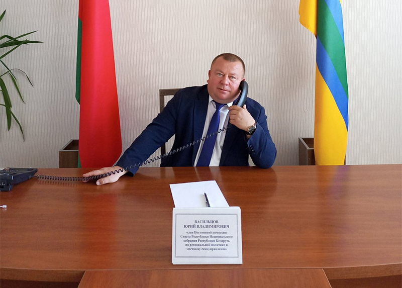 На прием к сенатору. Сельские вопросы на контроле