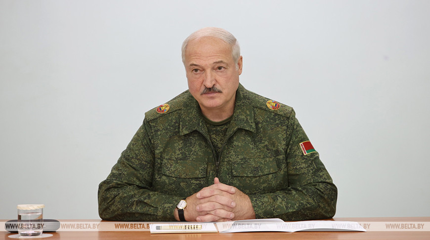 Лукашенко: впервые за четверть века пришлось принимать самое серьезное решение