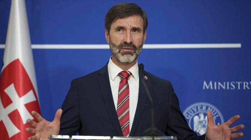 Глава МИД Словакии: завершить конфликт в Украине поможет диалог, а не поставки оружия 