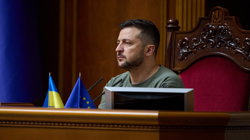 Зеленский заявил, что конфликт в Украине должен закончиться в 2025 году дипломатическим путем