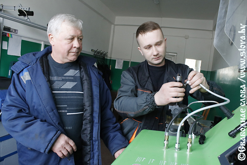 Рогачевскому МКК–85 лет. Боженковы дело знают. Как отец и сын посвятили себя  работе в транспортном цеху