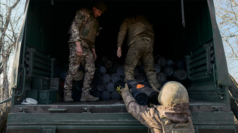 Politico: Евросоюз приостанавливает разработку нового пакета военной помощи Украине