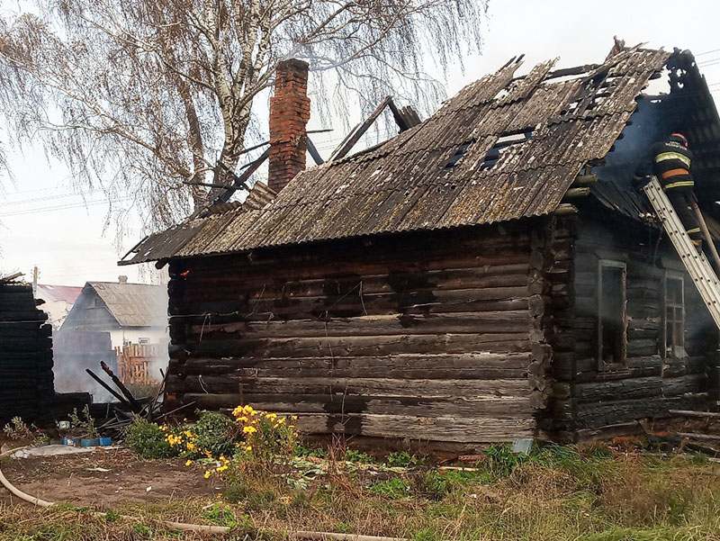В Заполье Рогачёвского района горели дом и сарай