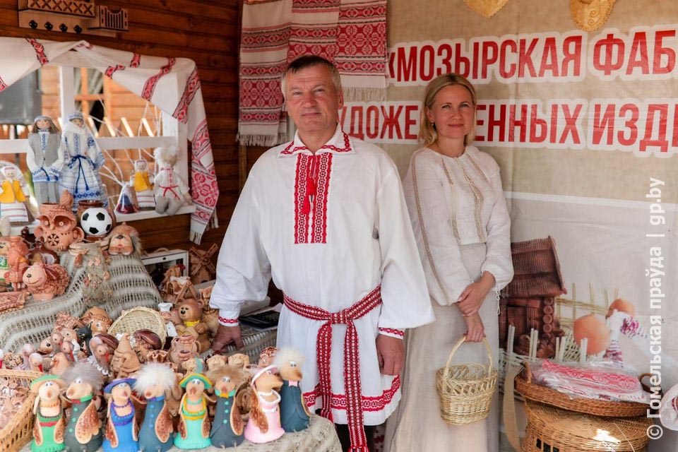 Сегодня в Лясковичах Петриковского района проходит масштабный праздник – международный этнофестиваль «Зов Полесья»