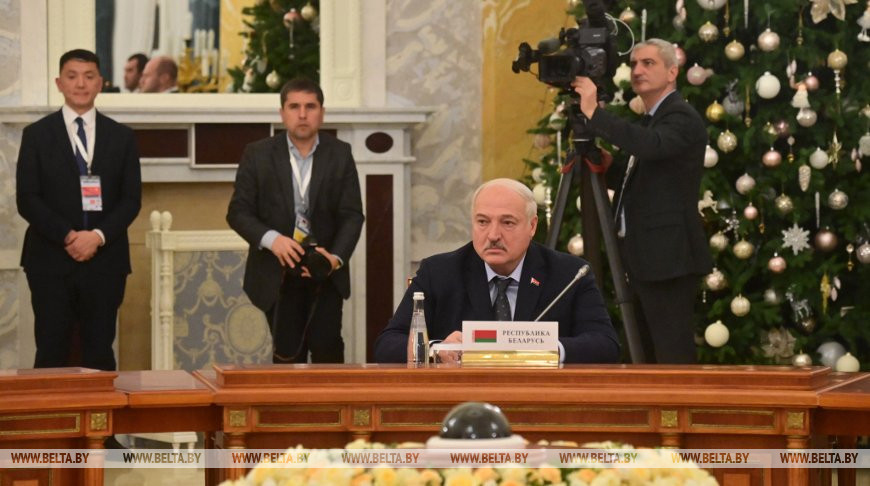 Лукашенко принял участие в неформальной встрече лидеров стран СНГ
