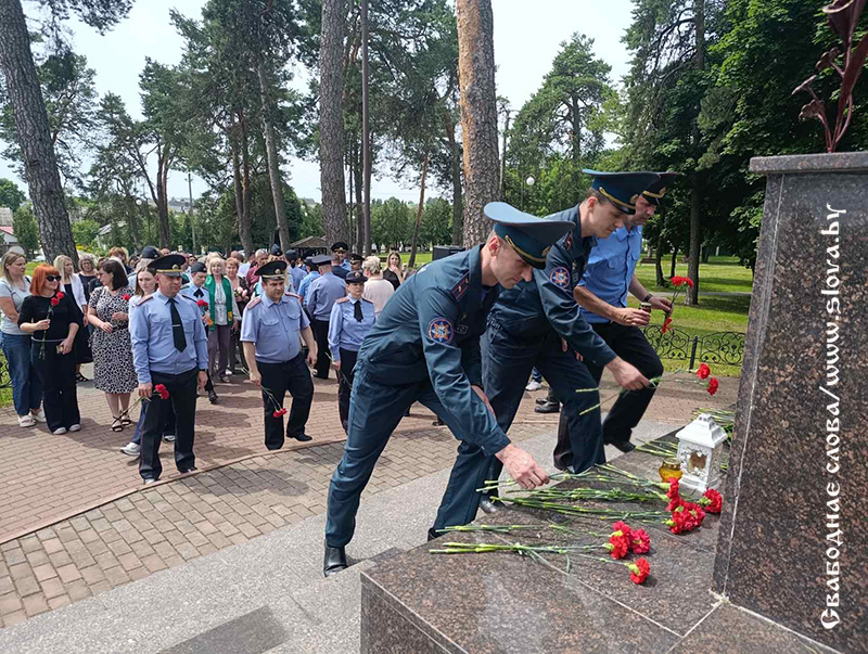 85 лет памяти: возложение цветов и минута молчания