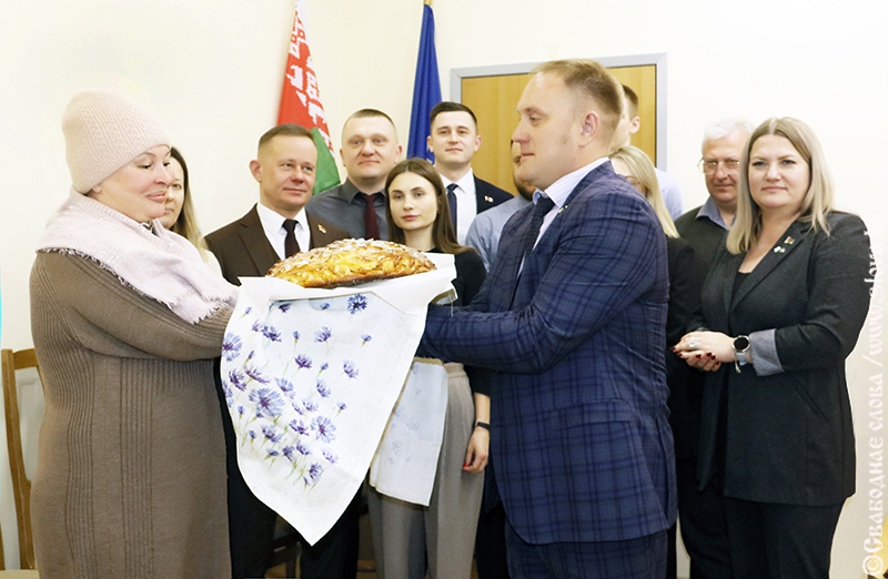 Рогачевских следователей угостили «Маминым пирогом»