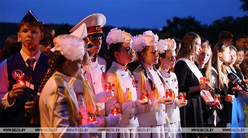 Тысячи огней памяти зажгли жители Гомельской области в предрассветные часы 22 июня