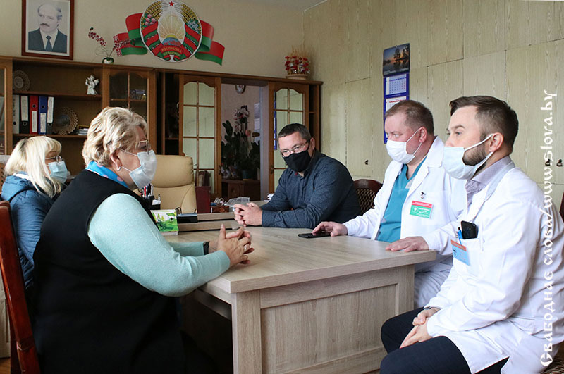 Депутатская проверка: как в Рогачевской ЦРБ лечат от COVID-19?