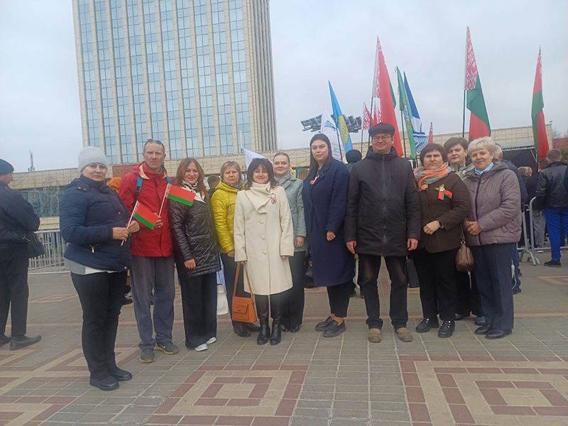 Рогачевская делегация присоединилась к Празднику труда в Гомеле