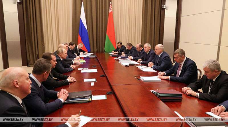 Лукашенко на переговорах с Путиным: не просим ничего, только равные условия