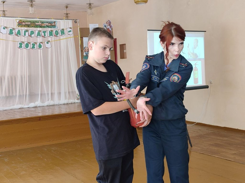 Безопасные каникулы на Рогачевщине: МЧС в гостях у детей