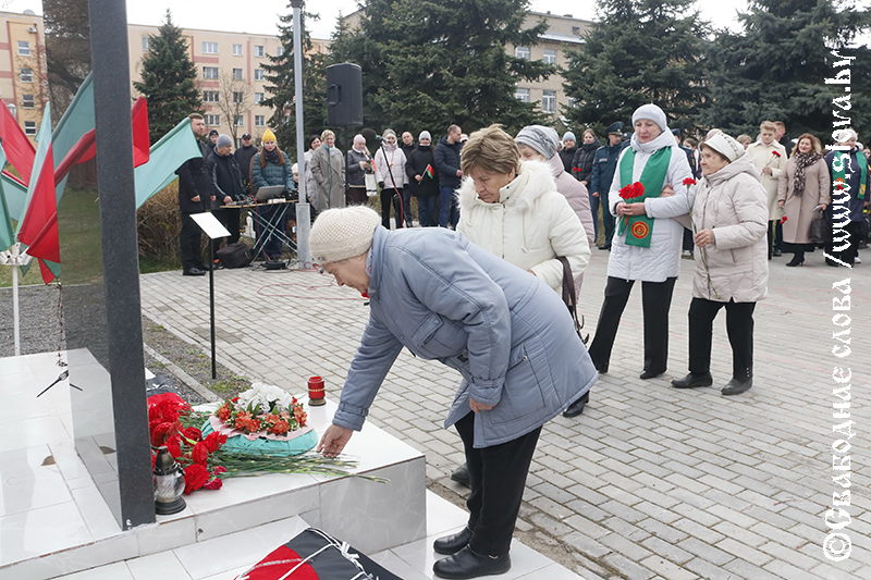 Непокоренные духом: Рогачев чтит память узников нацистских концлагерей