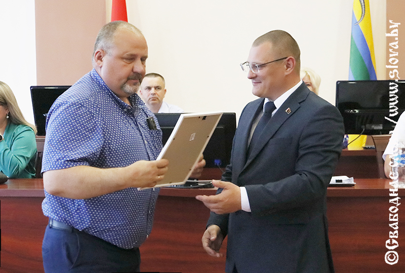 Рогачевцам вручили награды за сохранение памяти 