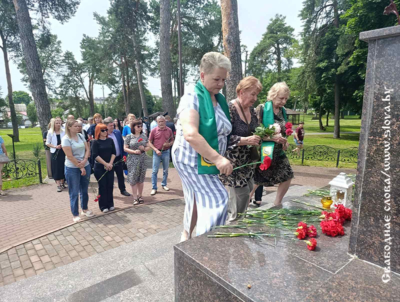 85 лет памяти: возложение цветов и минута молчания
