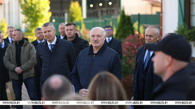 Лукашенко: в Беларуси не отойдут от политики поддержки многодетных семей