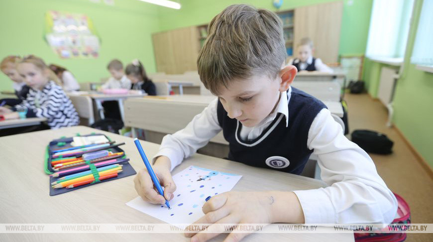 В Беларуси утверждена учебная программа школьного факультатива "Азбука нравственности" для 2-3 классов
