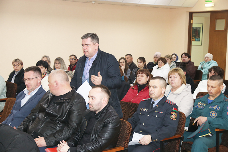 Встреча с населением. Что волнует тихиничан?