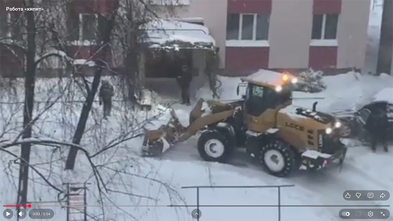 Тем временем на улицах Рогачева кипит работа